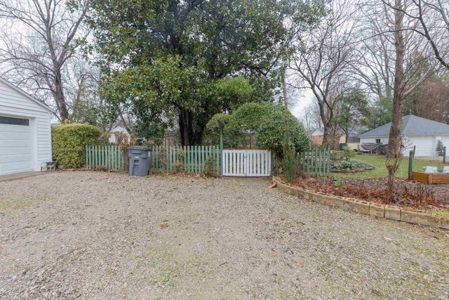 832 S Cullen Ave, Evansville, IN 47715