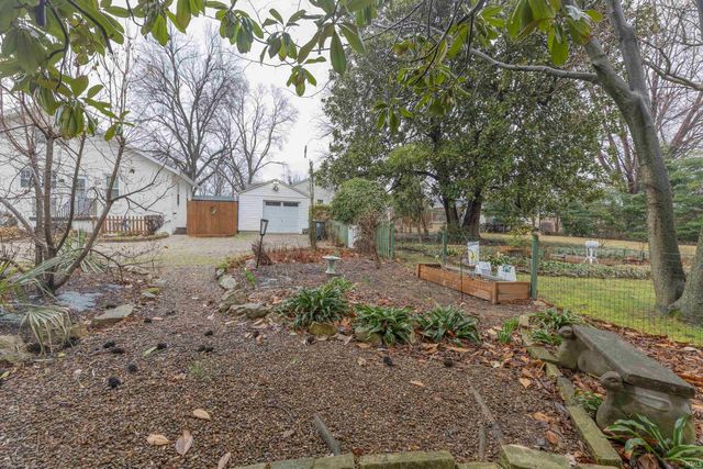 832 S Cullen Ave, Evansville, IN 47715