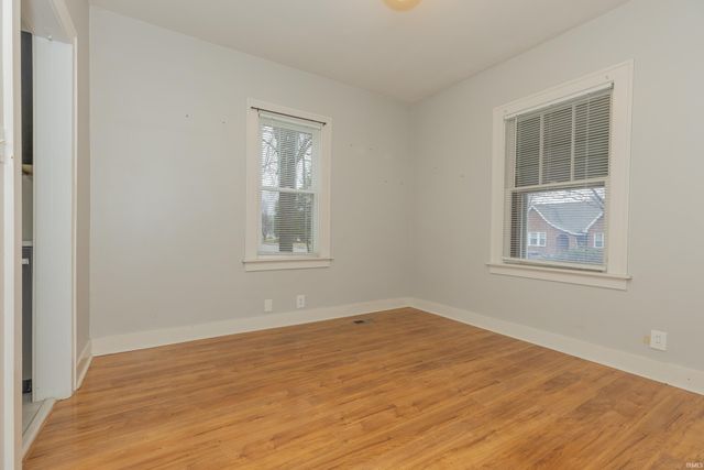 832 S Cullen Ave, Evansville, IN 47715