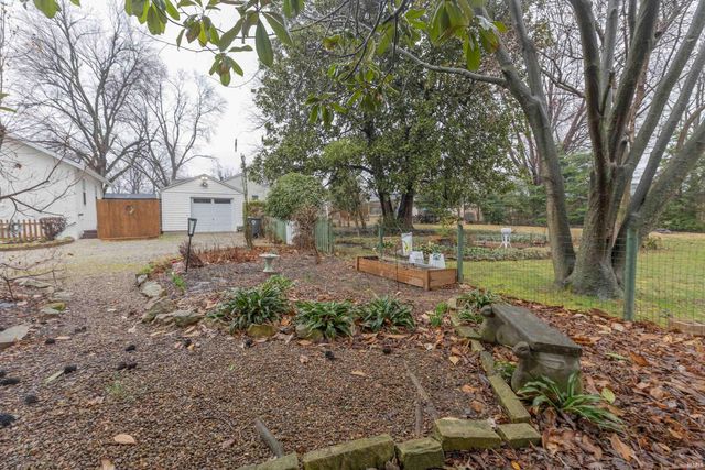 832 S Cullen Ave, Evansville, IN 47715