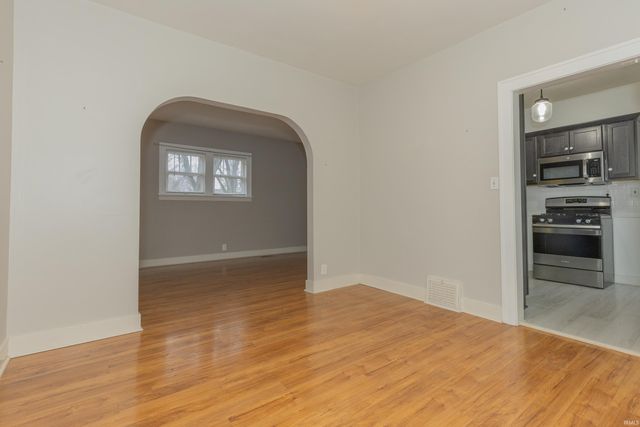 832 S Cullen Ave, Evansville, IN 47715