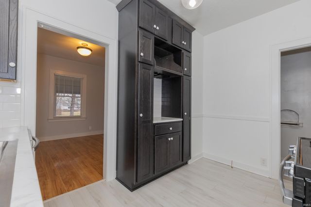 832 S Cullen Ave, Evansville, IN 47715