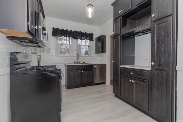 832 S Cullen Ave, Evansville, IN 47715