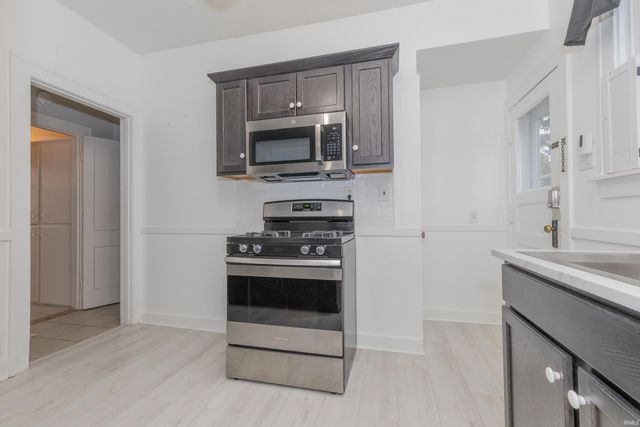 832 S Cullen Ave, Evansville, IN 47715