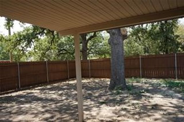 2416 Roosevelt Drive, Dalworthington Gardens, TX 76016