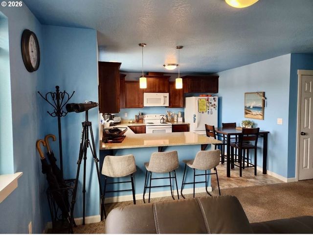 16319 Lower Harbor Rd, Brookings, OR 97415