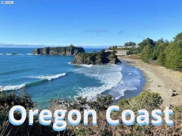 16319 Lower Harbor Rd, Brookings, OR 97415