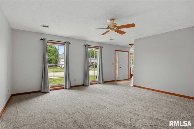 2616 Carl Prairie Drive, Springfield, IL 62703