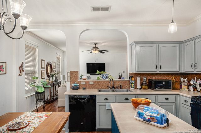 12154 Karnes Way, San Antonio, TX 78253