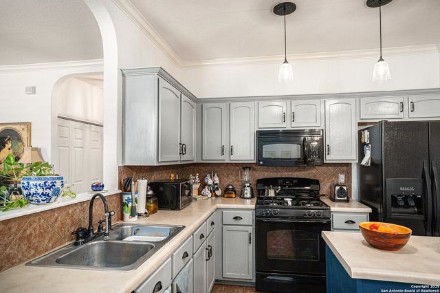 12154 Karnes Way, San Antonio, TX 78253