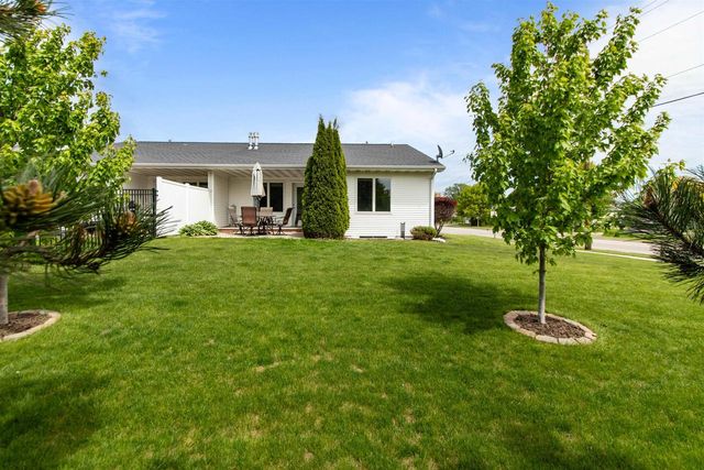 1308 LAVENDER LANE, Appleton, WI 54915