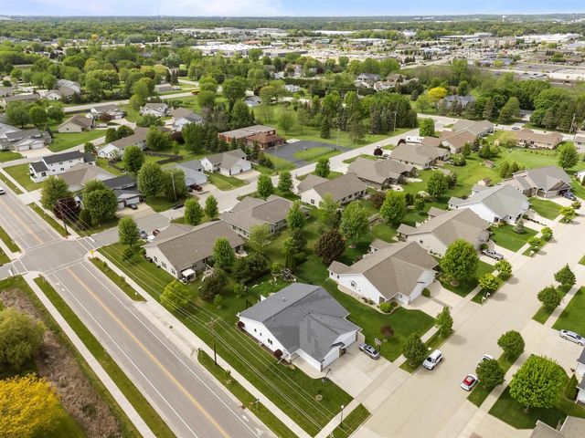 1308 LAVENDER LANE, Appleton, WI 54915