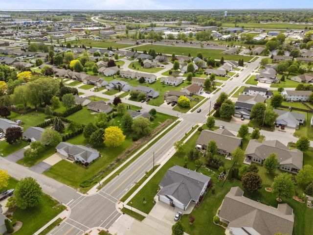 1308 LAVENDER LANE, Appleton, WI 54915