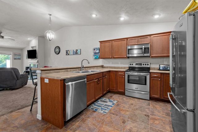 1308 LAVENDER LANE, Appleton, WI 54915
