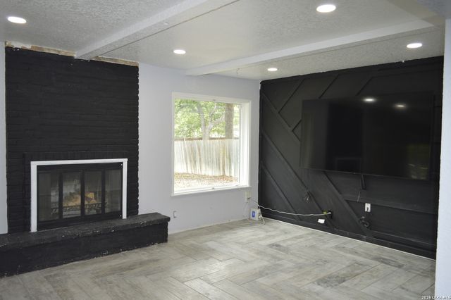 1003 FABULOUS DR, San Antonio, TX 78213