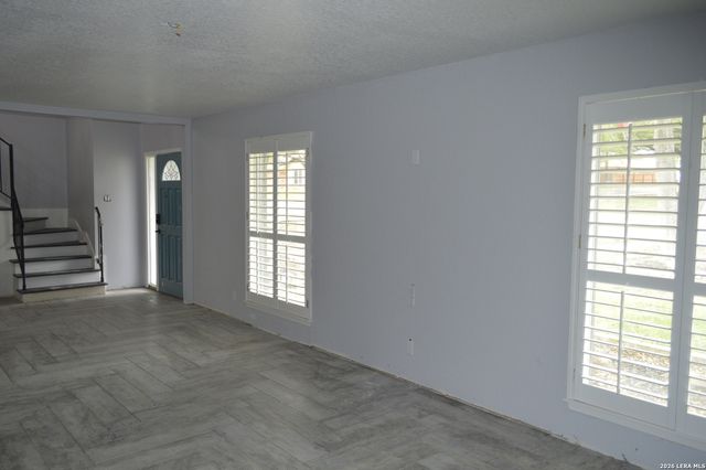 1003 FABULOUS DR, San Antonio, TX 78213