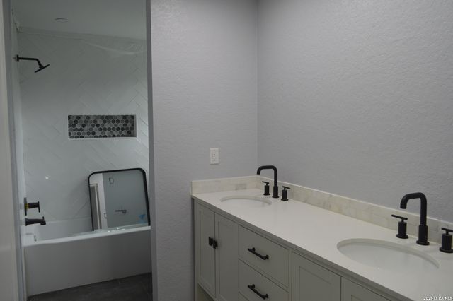 1003 FABULOUS DR, San Antonio, TX 78213