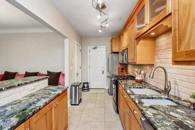 2521 Humboldt Avenue S 309, Minneapolis, MN 55405
