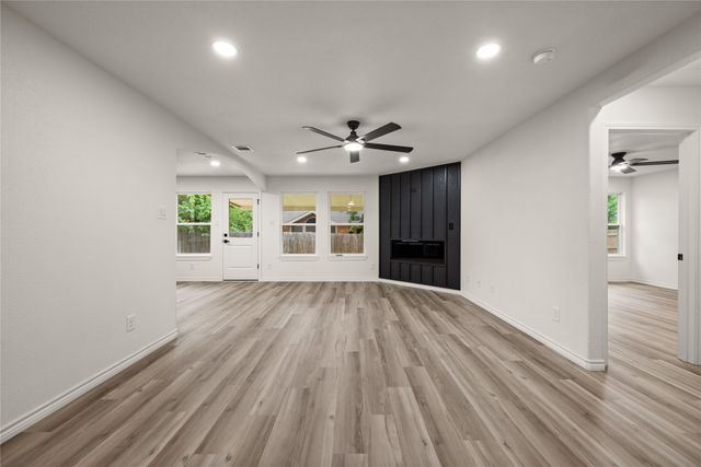 408 Reagan Lane, Burleson, TX 76028