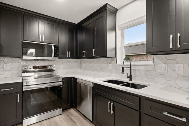 408 Reagan Lane, Burleson, TX 76028