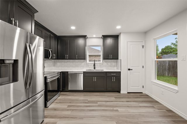 408 Reagan Lane, Burleson, TX 76028