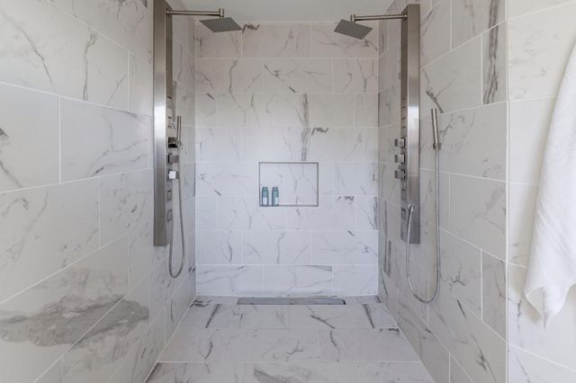 9807 Almond Avenue N, Brooklyn Park, MN 55443