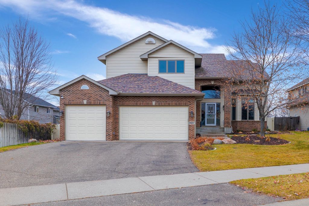 9807 Almond Avenue N, Brooklyn Park, MN 55443