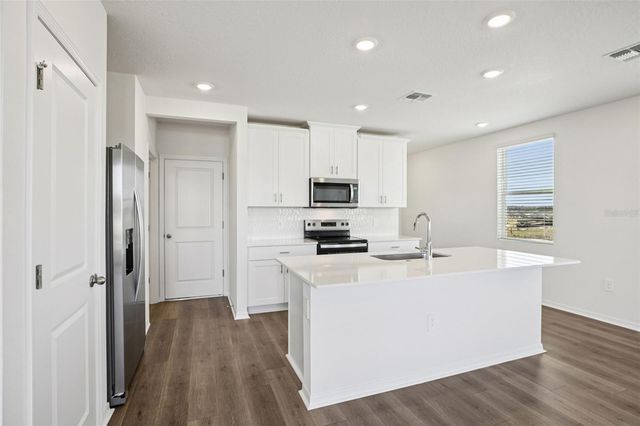 698 MUHLY WAY, Lady Lake, FL 32159