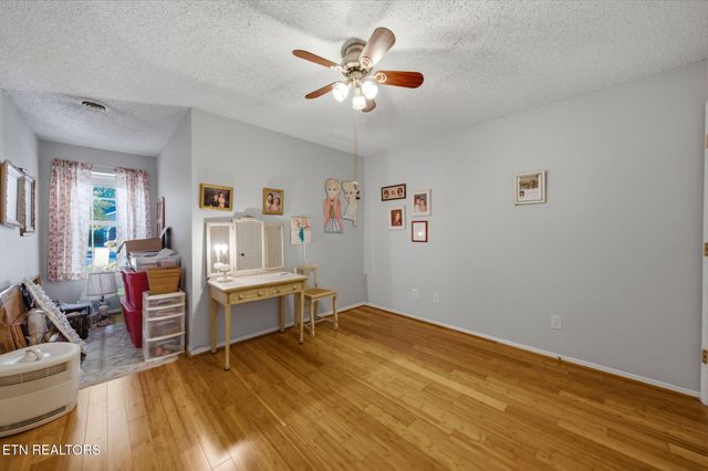 10017 Gate Post Way, Knoxville, TN 37931