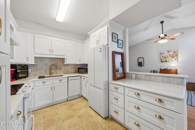 10017 Gate Post Way, Knoxville, TN 37931