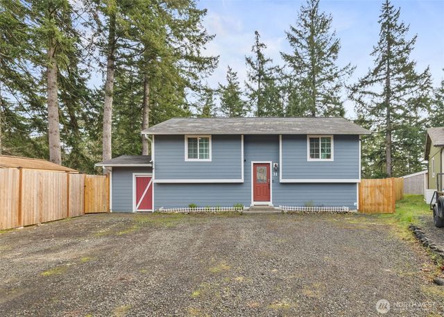 31 NE Skipper Court, Belfair, WA 98528