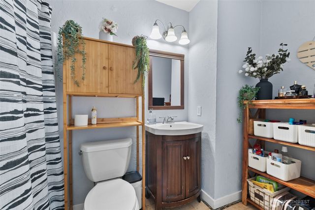 31 NE Skipper Court, Belfair, WA 98528