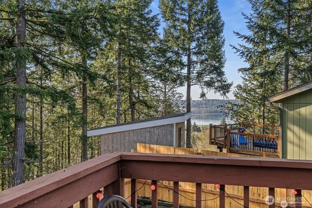31 NE Skipper Court, Belfair, WA 98528