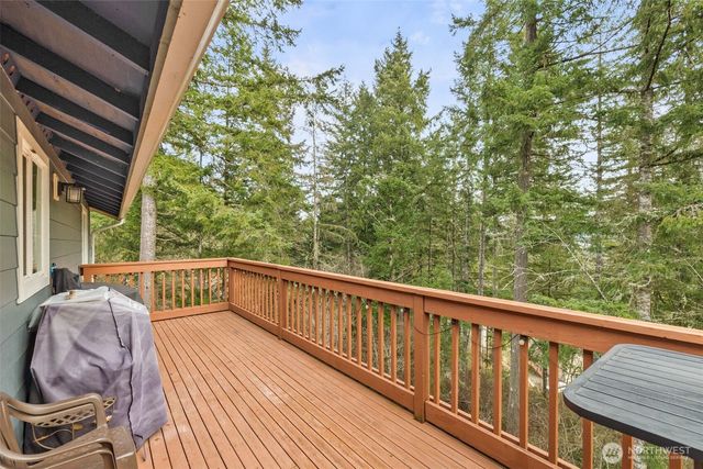 31 NE Skipper Court, Belfair, WA 98528