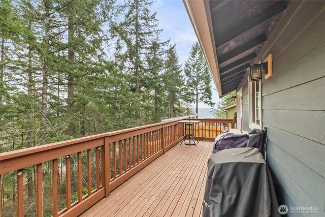 31 NE Skipper Court, Belfair, WA 98528