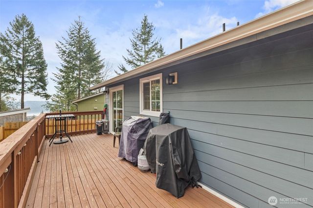 31 NE Skipper Court, Belfair, WA 98528