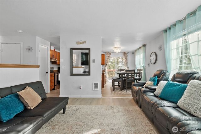 31 NE Skipper Court, Belfair, WA 98528