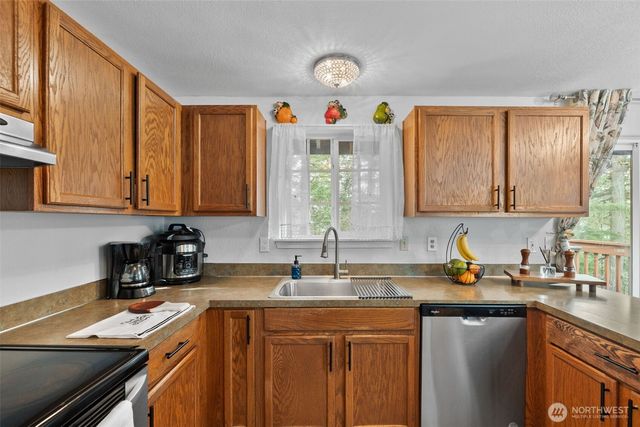 31 NE Skipper Court, Belfair, WA 98528