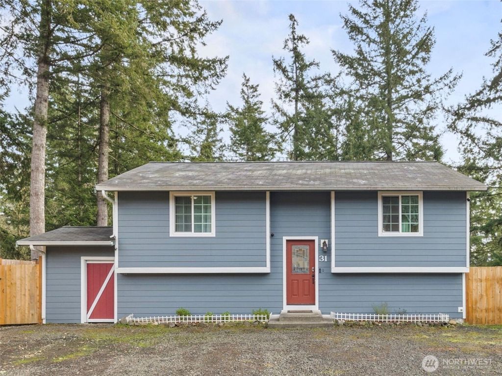 31 NE Skipper Court, Belfair, WA 98528