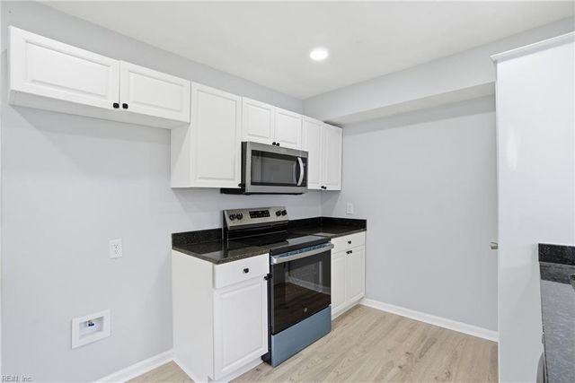 950 H AVE, Norfolk, VA 23513