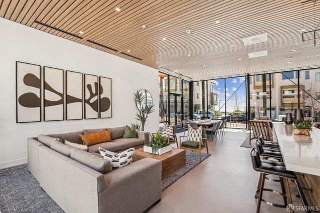 52 Kirkwood Avenue 421, San Francisco, CA 94124