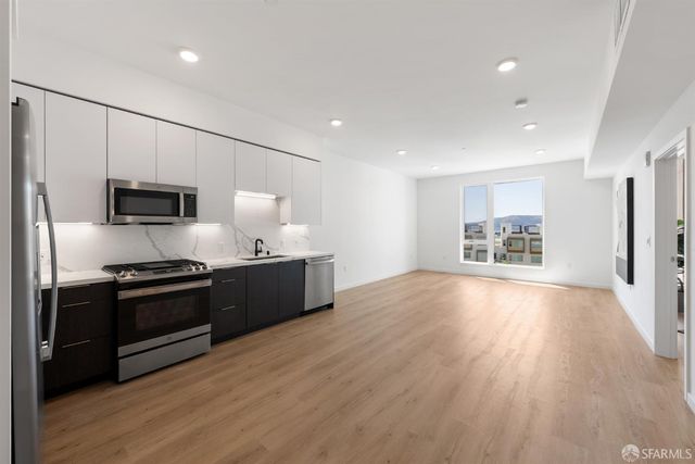 52 Kirkwood Avenue 421, San Francisco, CA 94124