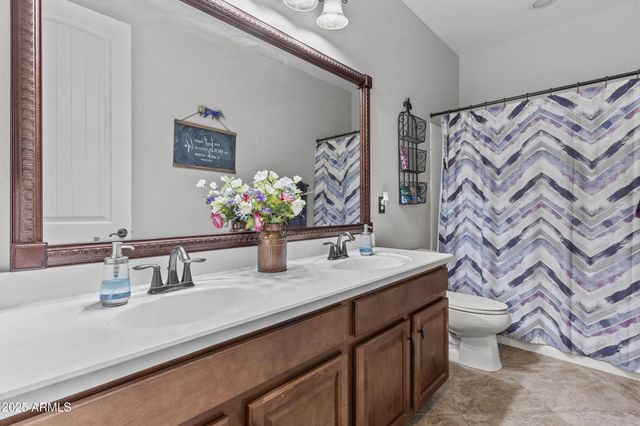 2466 E ARIS Drive, Gilbert, AZ 85298