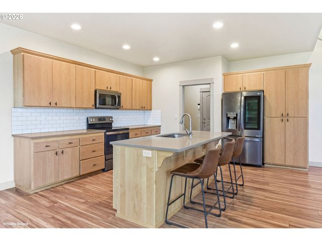 87941 10TH St, Veneta, OR 97487