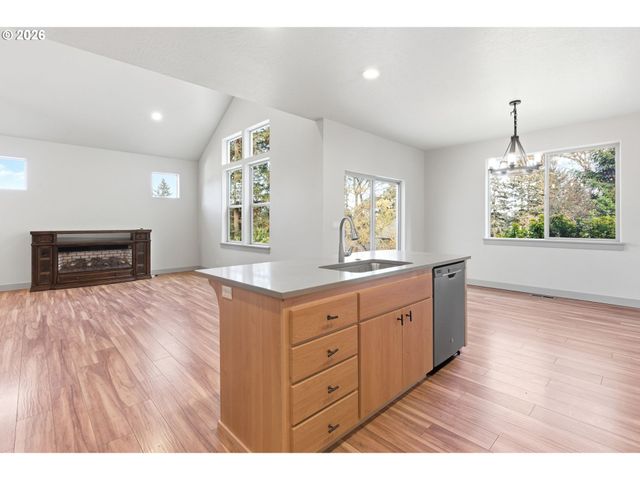 87941 10TH St, Veneta, OR 97487