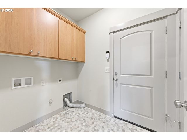 87941 10TH St, Veneta, OR 97487