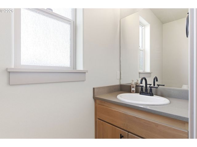 87941 10TH St, Veneta, OR 97487