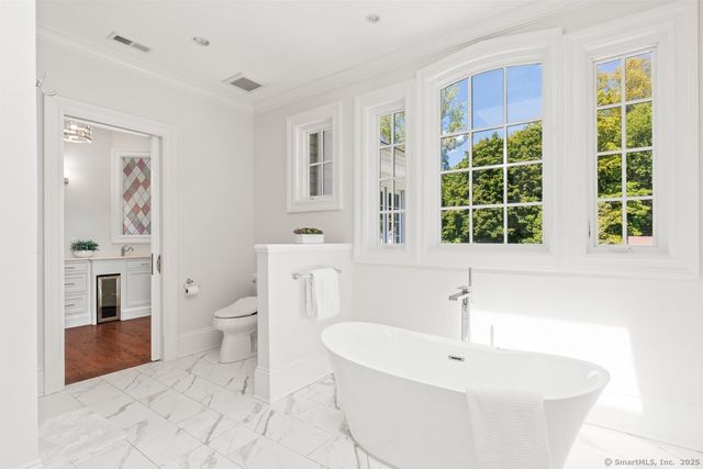 1421 Oenoke Ridge, New Canaan, CT 06840