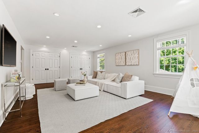 1421 Oenoke Ridge, New Canaan, CT 06840