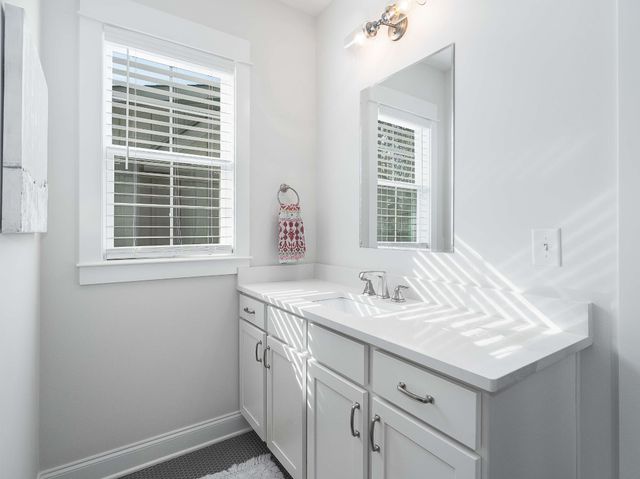 2146B Oakland St, Nashville, TN 37210